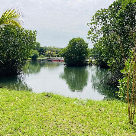 King'S Island Resort Negombo Bagian luar foto