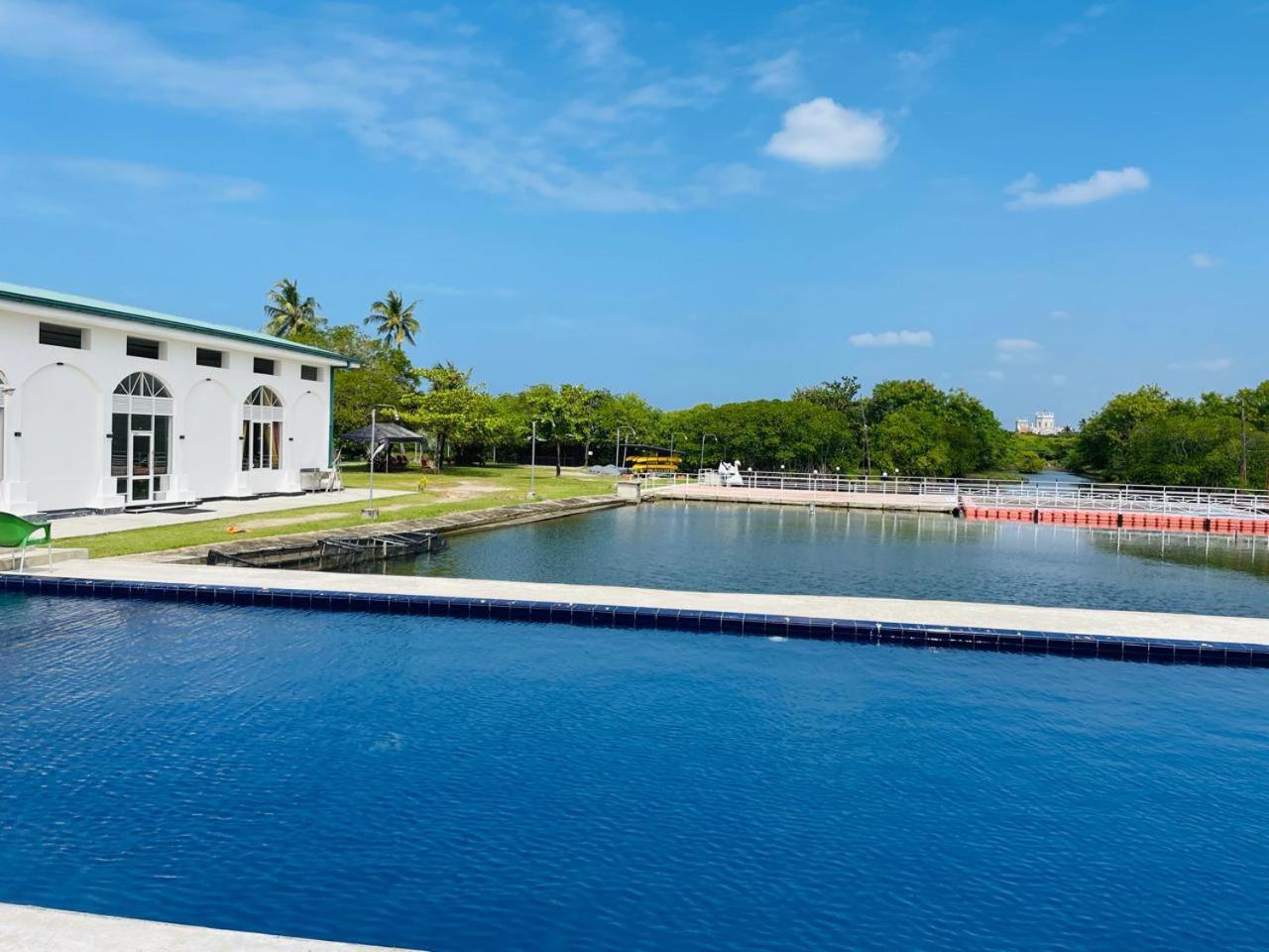 King'S Island Resort Negombo Bagian luar foto