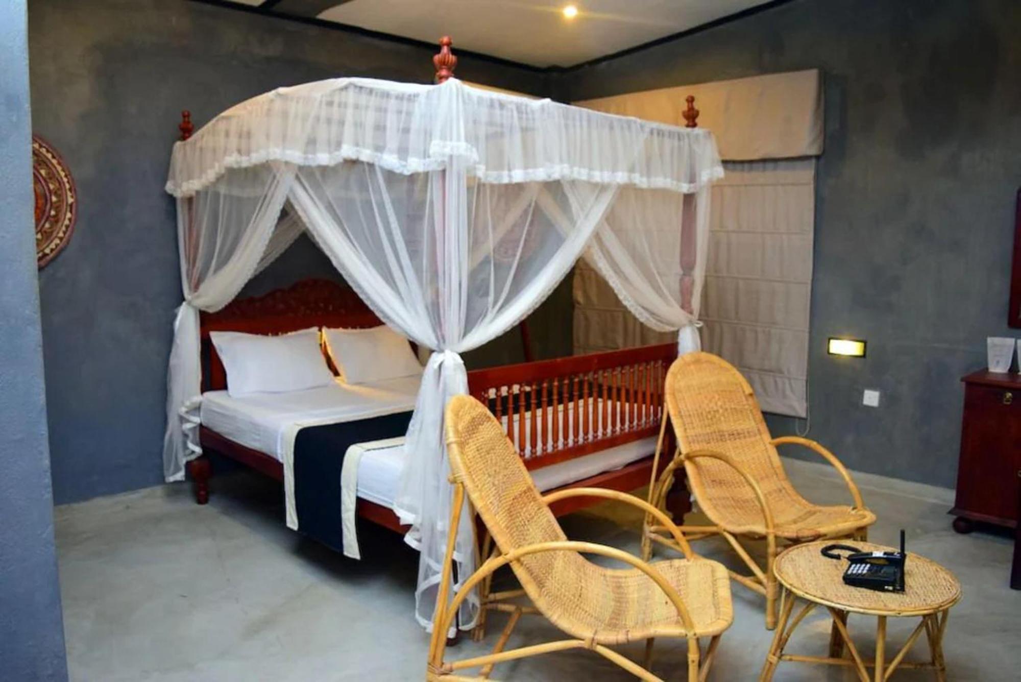 King'S Island Resort Negombo Bagian luar foto
