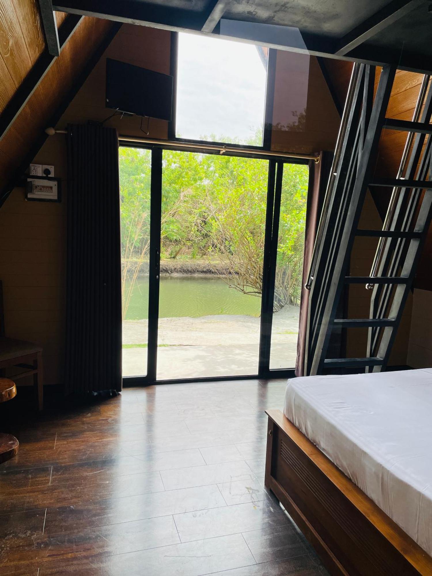 King'S Island Resort Negombo Bagian luar foto