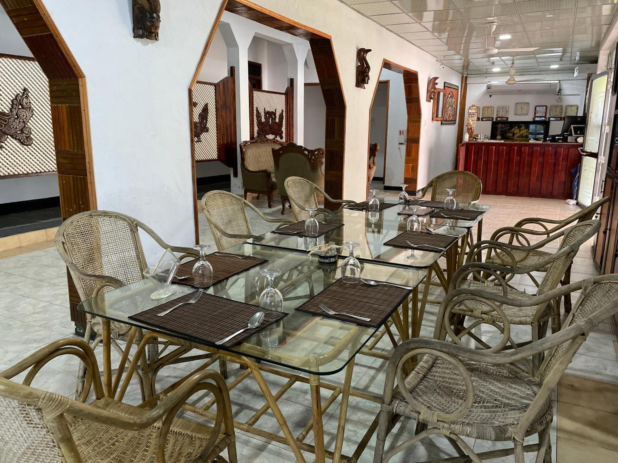 King'S Island Resort Negombo Bagian luar foto